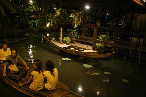 0216 Siam Niamit - magicshow.JPG